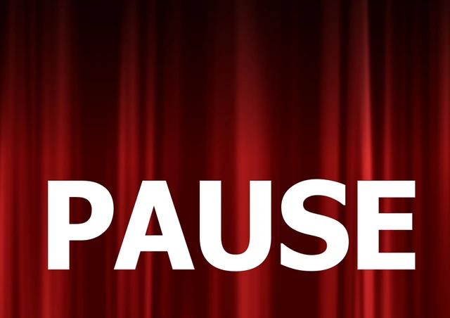 Is it possible to pause in theaters during movies?